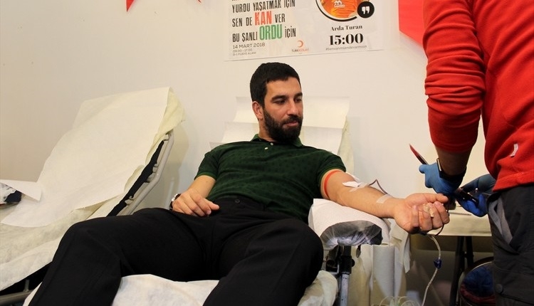 Arda Turan'dan Mehmetçikler için kan bağışı