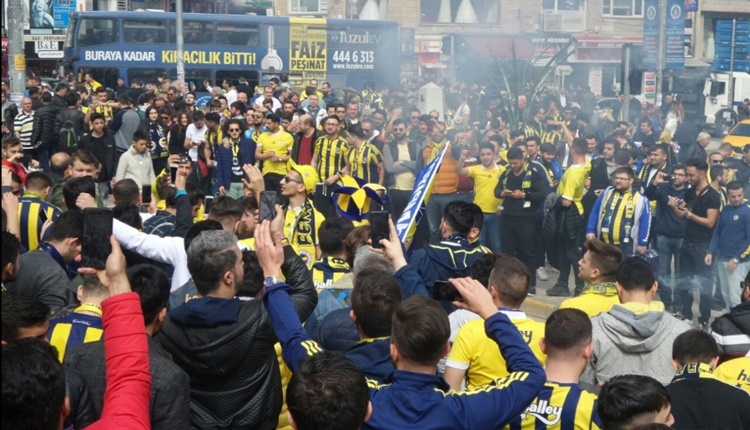 Fenerbahçeliler stat çevresinde toplanmaya başladı