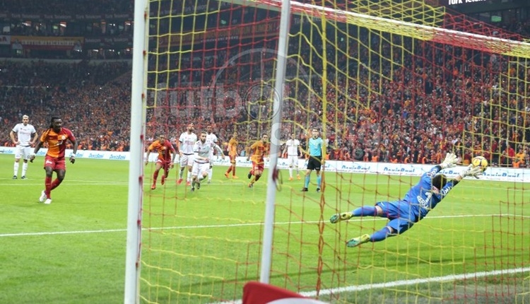 Serkan Kırıntılı, Galatasaray'ın golünde elini çekti iddiası
