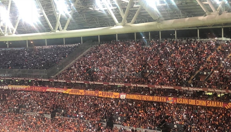 Galatasaray taraftarlarından Trabzonspor'a 
