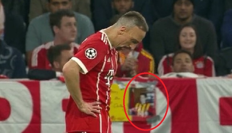 Ribery'ye Galatasaray yıllarını hatırlatan taraftar! (Bayern Münih 1-2 Real Madrid maç özeti ve golleri İZLE)