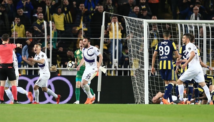 Skrtel'in Osmanlıspor'a attığı golde hakem kararı ve top çizgiyi geçti mi? Piero kararı! (Fenerbahçe - Osmanlıspor maçı)