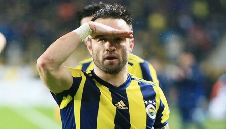 Fenerbahçe taraftarlarından Aykut Kocaman'a Valbuena çağrısı