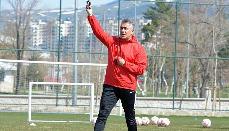 Mehmet Altıparmak Erzurumspor'da kalacak mı?