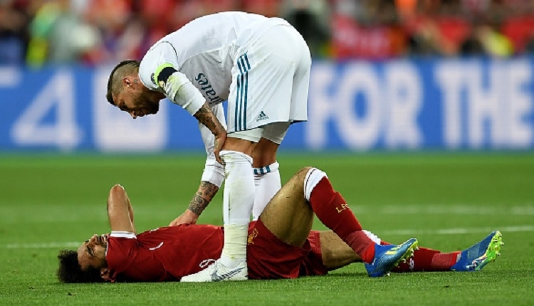 Sergio Ramos'a tepki mesajları! Sergio Ramos - Salah sakatlık anı (İZLE) (Sergio Ramos kimdir?)