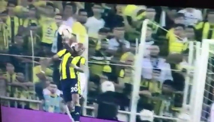 Fenerbahçe - Beşiktaş derbisinde Atiba'nın pozisyonu penaltı mı?