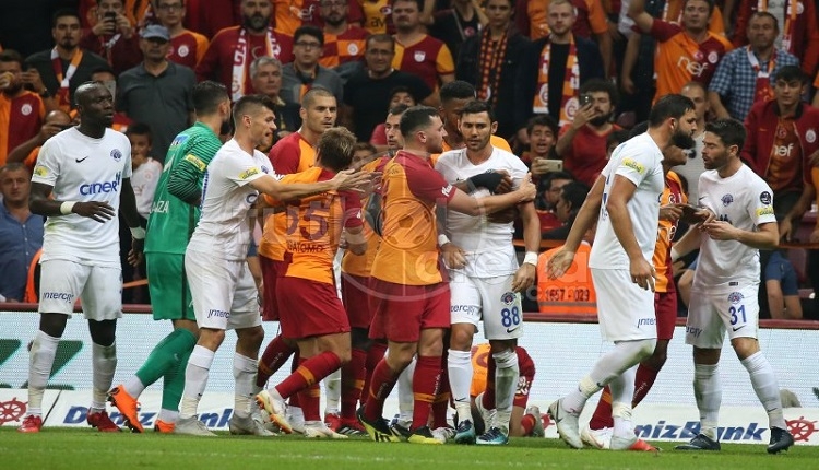 Galatasaray - Kasımpaşa maçında olay! Bir anda...