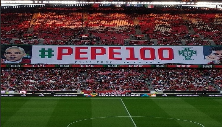 Pepe'ye Portekiz Milli Takımı'nda 100. maç için plaket