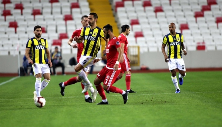 Spor Yazarı Oku: Sivasspor - Fenerbahçe maçı köşe yazıları