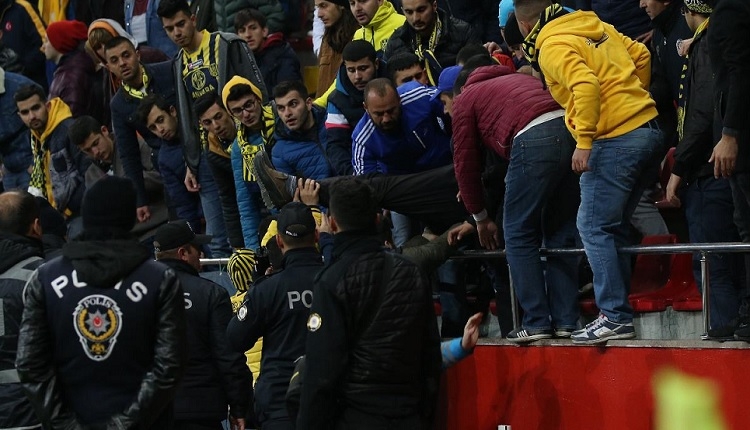 Ankaragücü taraftarı Beşiktaş maçında kalp krizi geçirdi