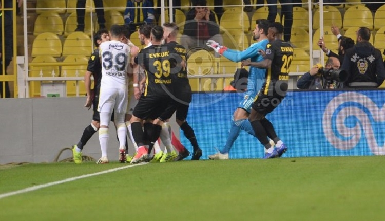 Fenerbahçe'den Guilherme'ye büyük tepki! (Fenerbahçe - Yeni Malatyaspor maçı Guilherme'nin pozisyonu)