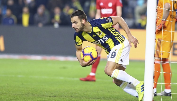 Fenerbahçe'de Soldado kararı! Yeni sözleşme