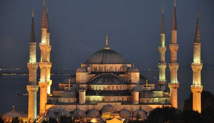 İstanbul imsakiyesi 2019, İstanbul ilk iftar saati (Ramazan iftar saatleri 6 Mayıs 2019)