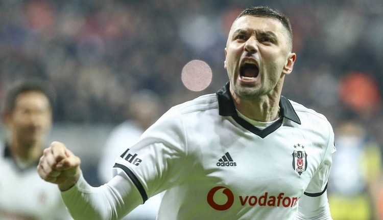 Beşiktaş'ta forma numaraları belli oldu! Burak Yılmaz