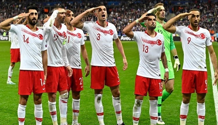 UEFA'dan asker selamı için skandal soruşturma! Resmen açıklandı