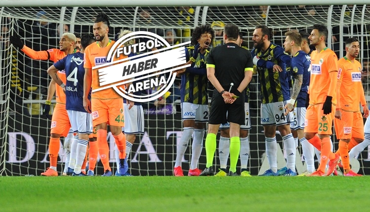 Fenerbahçe'den penaltı isyanı! Cisse'nin tekrar edilen penaltısı