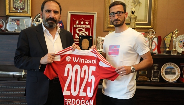 Erdoğan Yeşilyurt, Sivasspor'da kaldı! Yeni sözleşmesi açıklandı