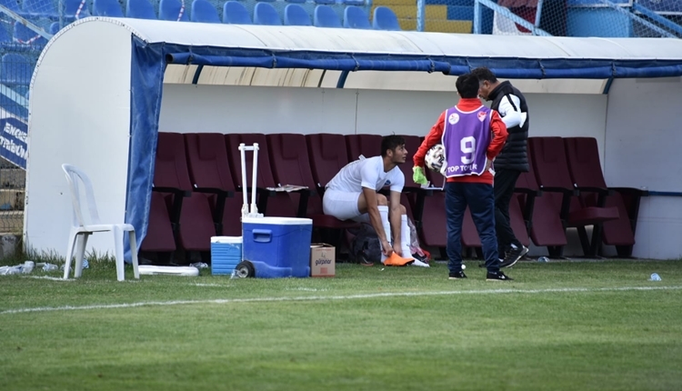 Ankara Demirspor kupada 12 kişiyle turu geçti! Yedek kaleciden forvet
