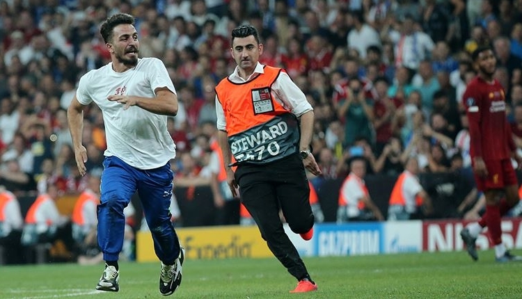 Vodafone Park'taki Süper Kupa finalinde sahaya giren sanığın cezası açıkladı