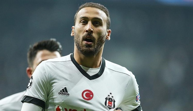 Cenk Tosun yeniden Beşiktaş'a dönüyor