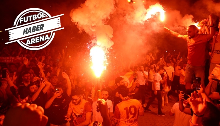 Galatasaray taraftarlarının şampiyonluk kutlamaları (İZLE)