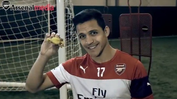 Arsenal'den Alexis Sanchez'e özel video