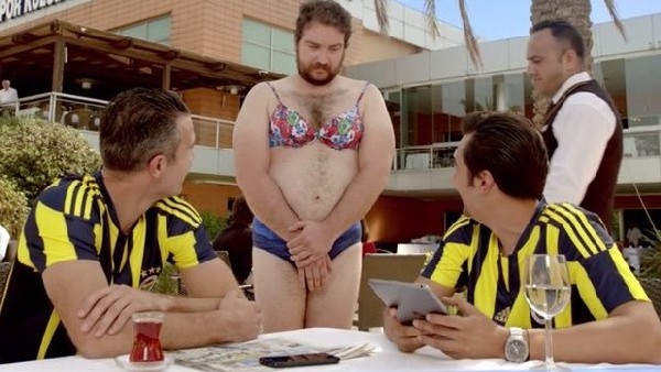 Robin van Persie'li Fenerbahçe Yandex Reklam Filmi