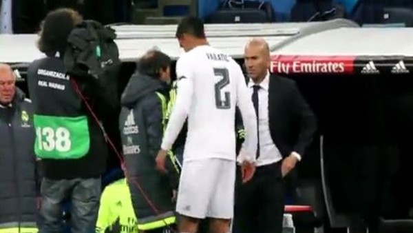 Zidane'ın Real Madrid kulübesindeki bu görüntüleri tartışma yarattı
