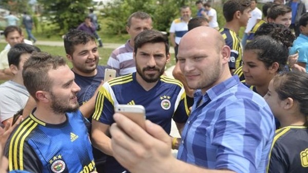 Fenerbahçeli futbolcular Cuma namazında