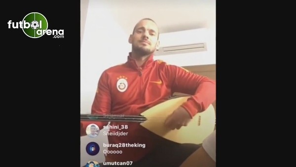 Sneijder saz çalıyor