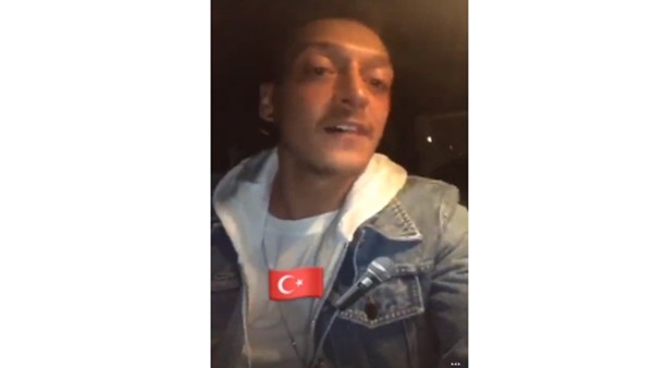 Mesut Özil'den Türkçe şarkı
