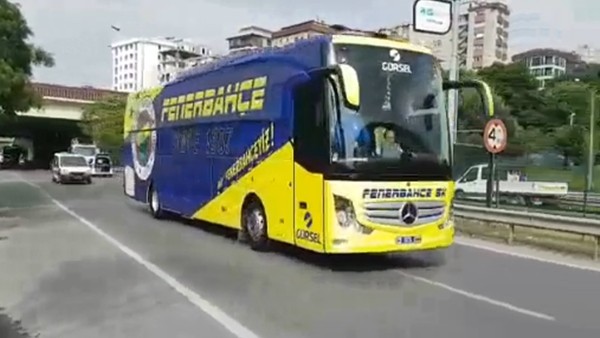 Fenerbahçe ve Trabzonspor takım otobüsleri stada geldi
