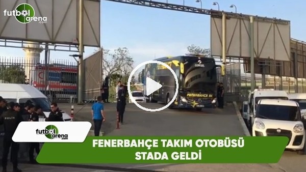 Fenerbahçe kulübü takım otobüsünün stada geldiği anı paylaştı