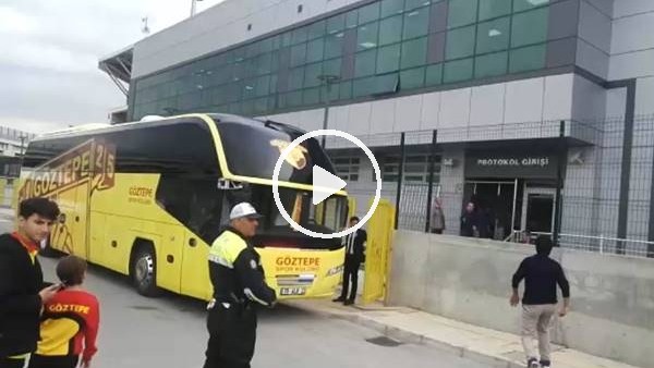 Göztepe ve Akhisarspor takım otobüsleri stada geldi