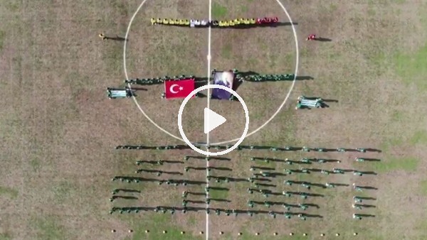 Bursaspor'un altyapı oyuncularından 29 Ekim koreografisi