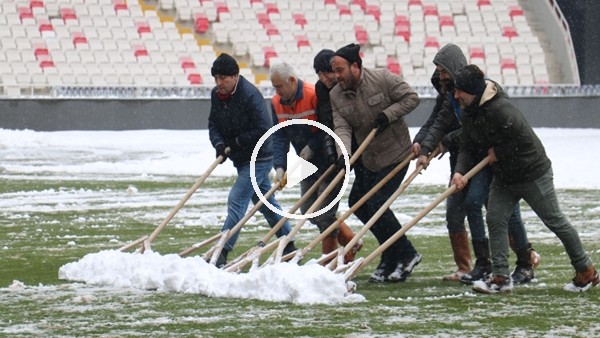 Sivas 4 Eylül Stadyumu kardan temizleniyor