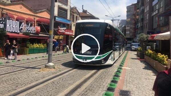 Kocaelispor'un renkleri tramvay ve yollara taşındı