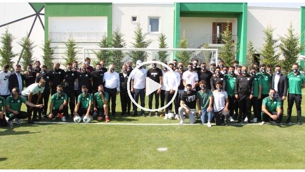 Bakan Kurum, Konyaspor yönetimi ve oyuncularla bir araya geldi