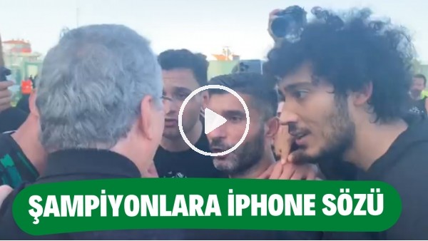 Sakaryasporlu futbolcular, Sakarya Belediye Başkanı Ekrem Yüce'den iPhone telefon istedi