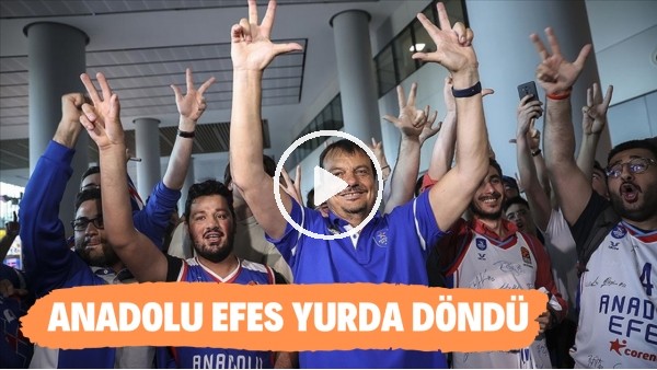 EuroLeague'de tarih yazan Anadolu Efes yurda döndü | "Biz şampiyon bir takımız"